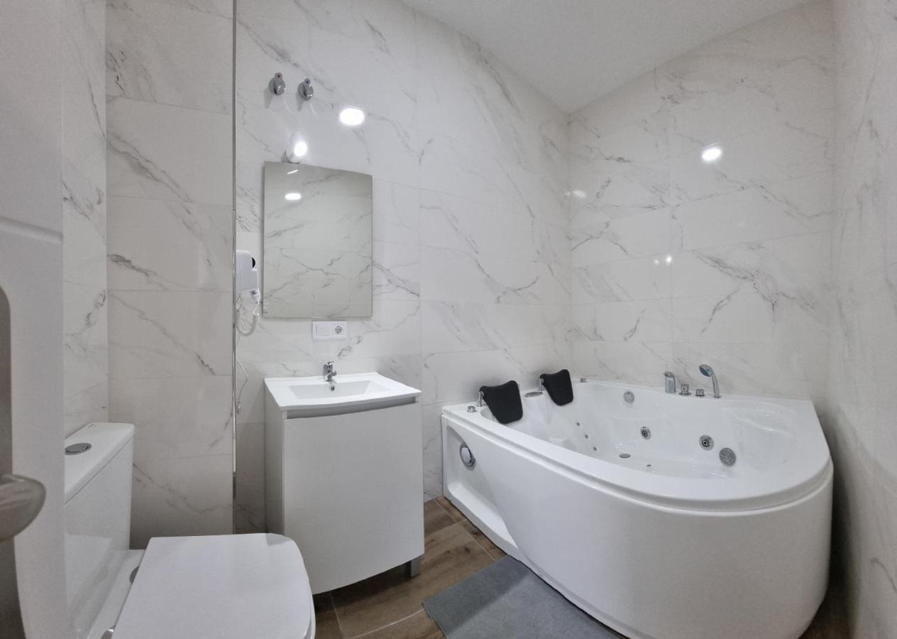 Mini Estudio Jacuzzi Doble Sevilla "Poligono Industrial" Sevilha Exterior foto
